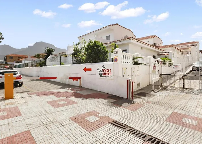 Golden Holidays, Heated Pool, Air Con, Internet, Parking Apartman *