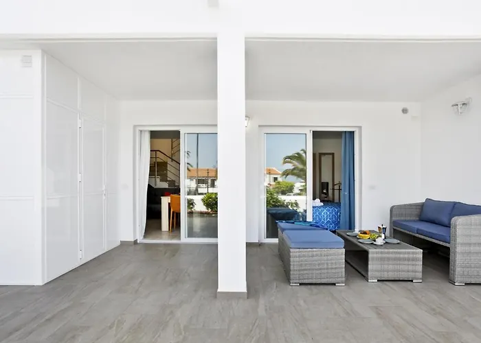 Golden Holidays, Heated Pool, Air Con, Internet, Parking Apartman Costa Adeje (Tenerife)