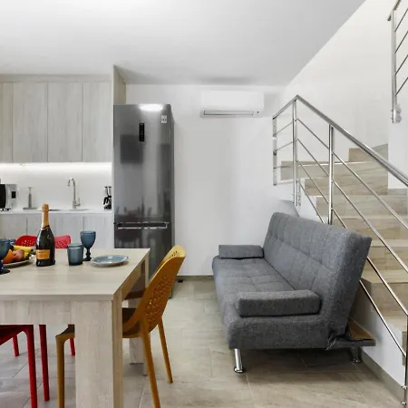 Golden Holidays, Heated Pool, Air Con, Internet, Parking Apartment Costa Adeje (Tenerife)