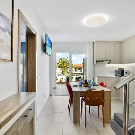 Golden Holidays, Heated Pool, Air Con, Internet, Parking Apartment Costa Adeje (Tenerife)