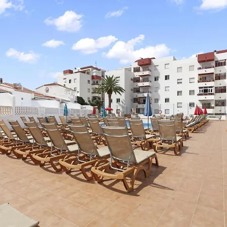 Golden Holidays, Heated Pool, Air Con, Internet, Parking