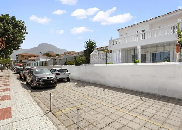 Golden Holidays, Heated Pool, Air Con, Internet, Parking Apartamento Costa Adeje (Tenerife)